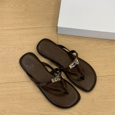 羊皮版~度假风复古时尚金属锁扣外穿平底鞋女沙滩海边人字凉拖鞋