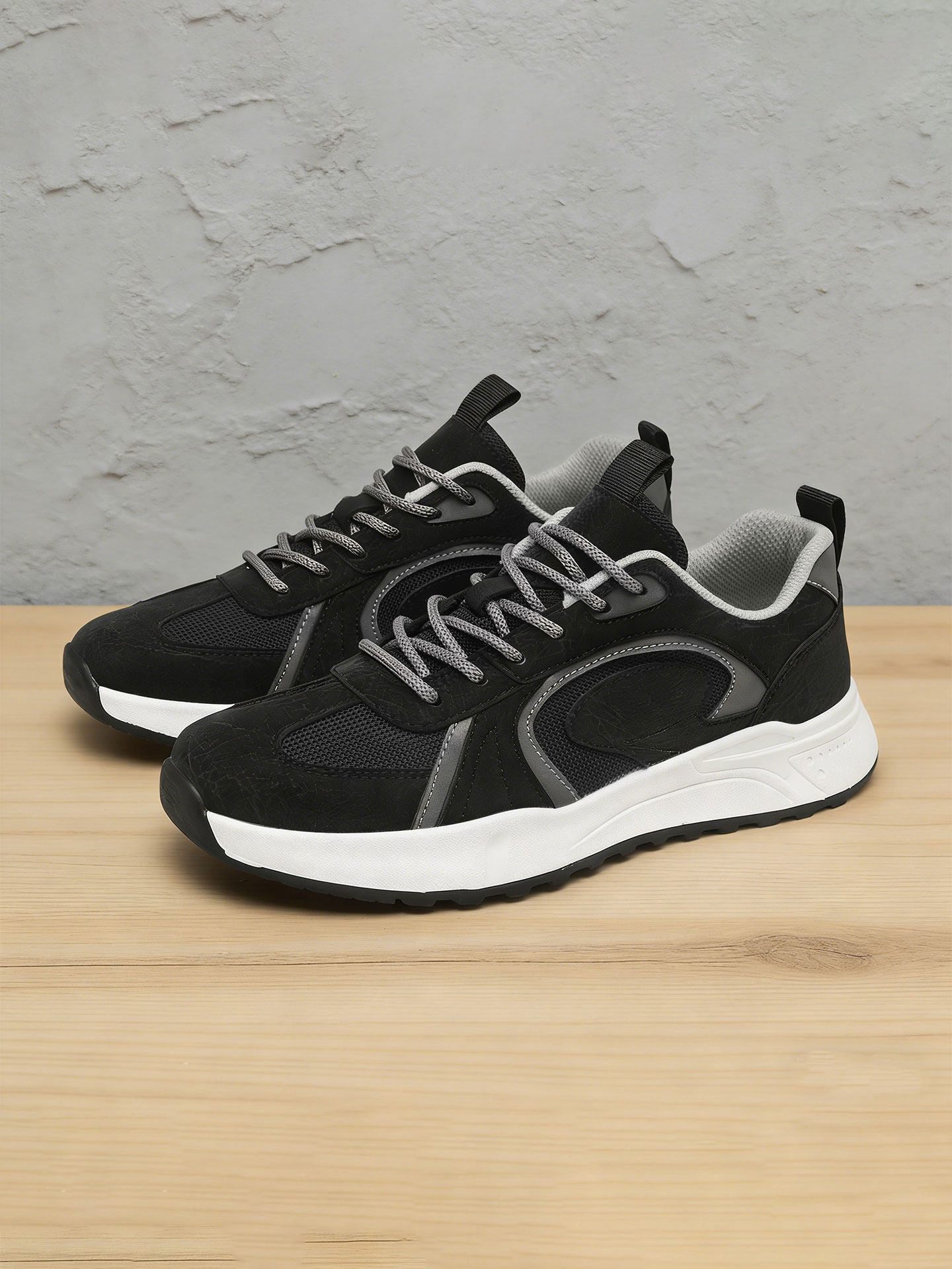 网鞋男士夏透气鞋子男潮鞋百搭2026新款男生防臭运动休闲黑色板鞋主图