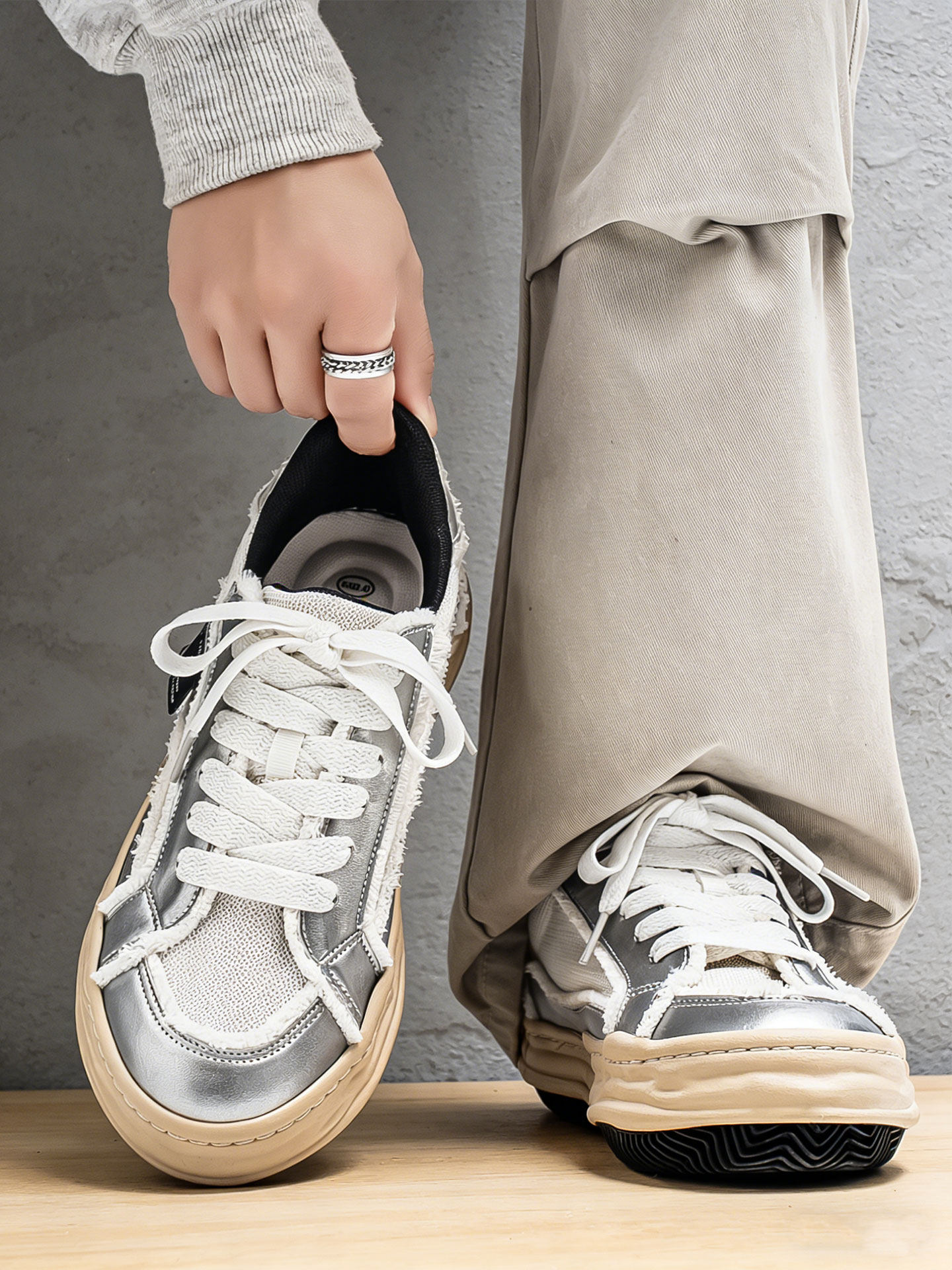 男生鞋子高级感银色板鞋贝壳头增高厚底学生青少年百搭休闲赛车鞋主图