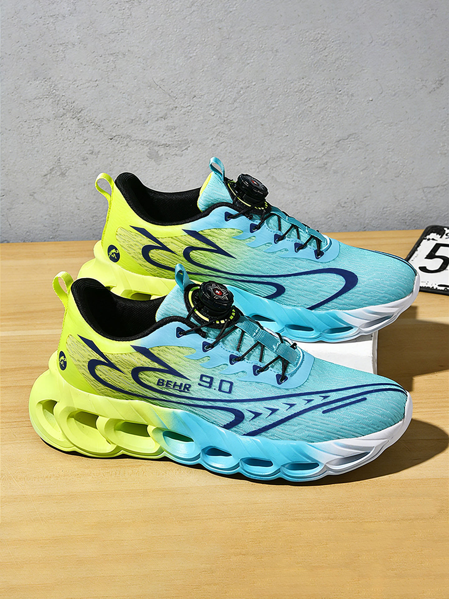 青少年鞋子男鞋刀锋运动鞋轻便透气网面大童小学生防滑旋转扣跑鞋主图