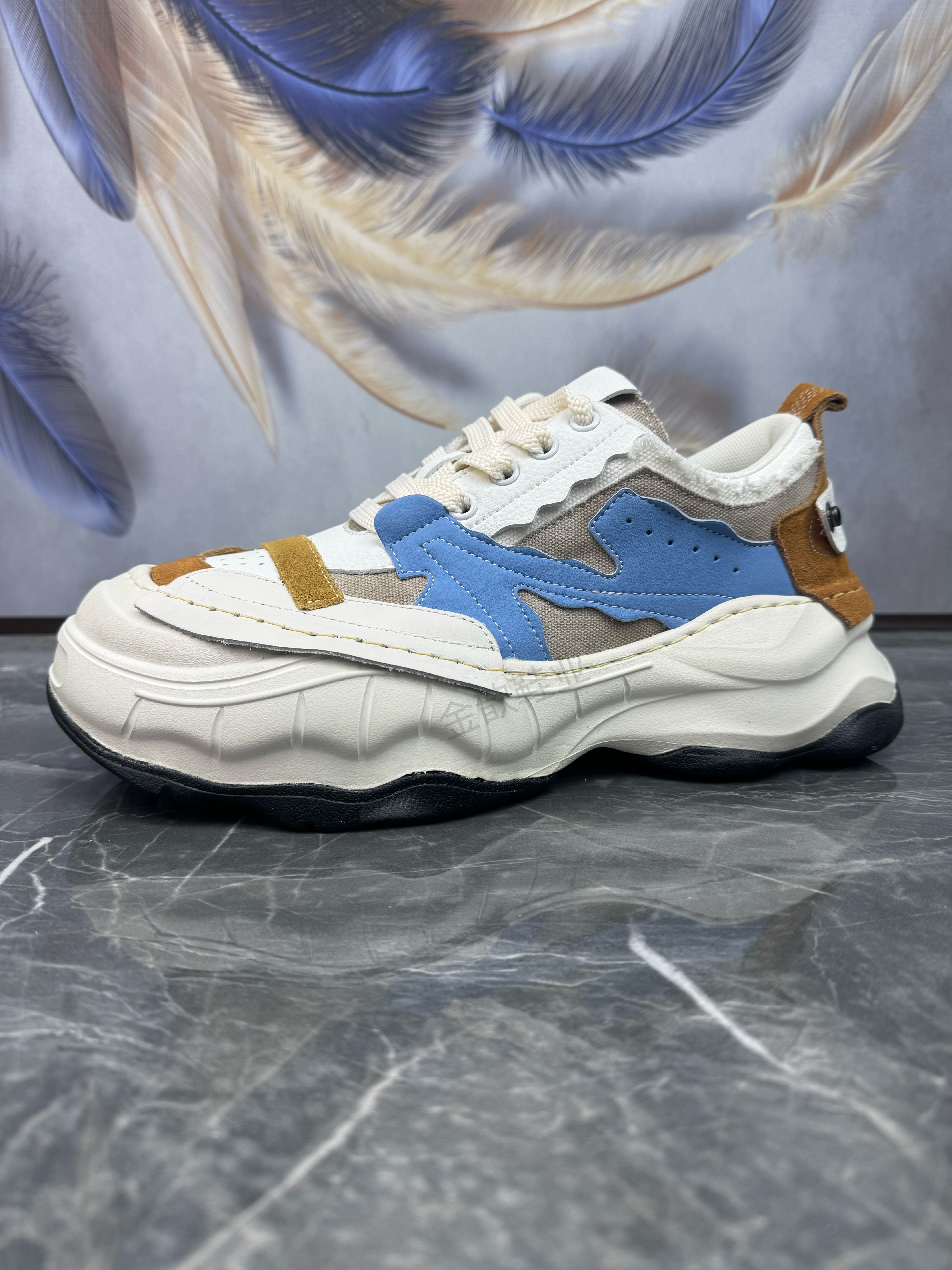 男鞋2026春季新款轻便软底真皮透气潮流拼色百搭户外休闲运动鞋男主图