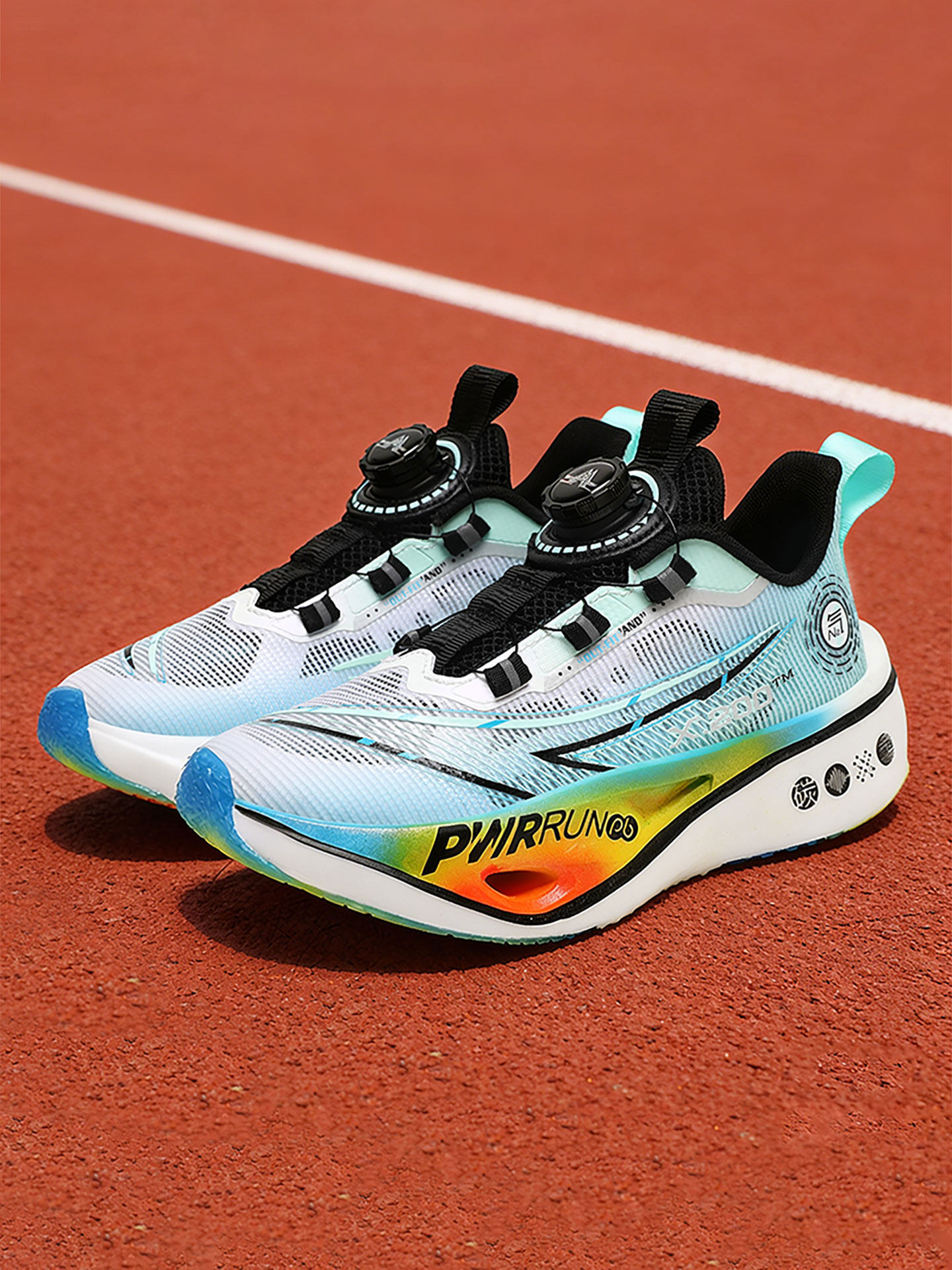 夏天镂空透气不脚臭运动鞋小学生无碳板大童男孩防滑旋转扣跑步鞋主图