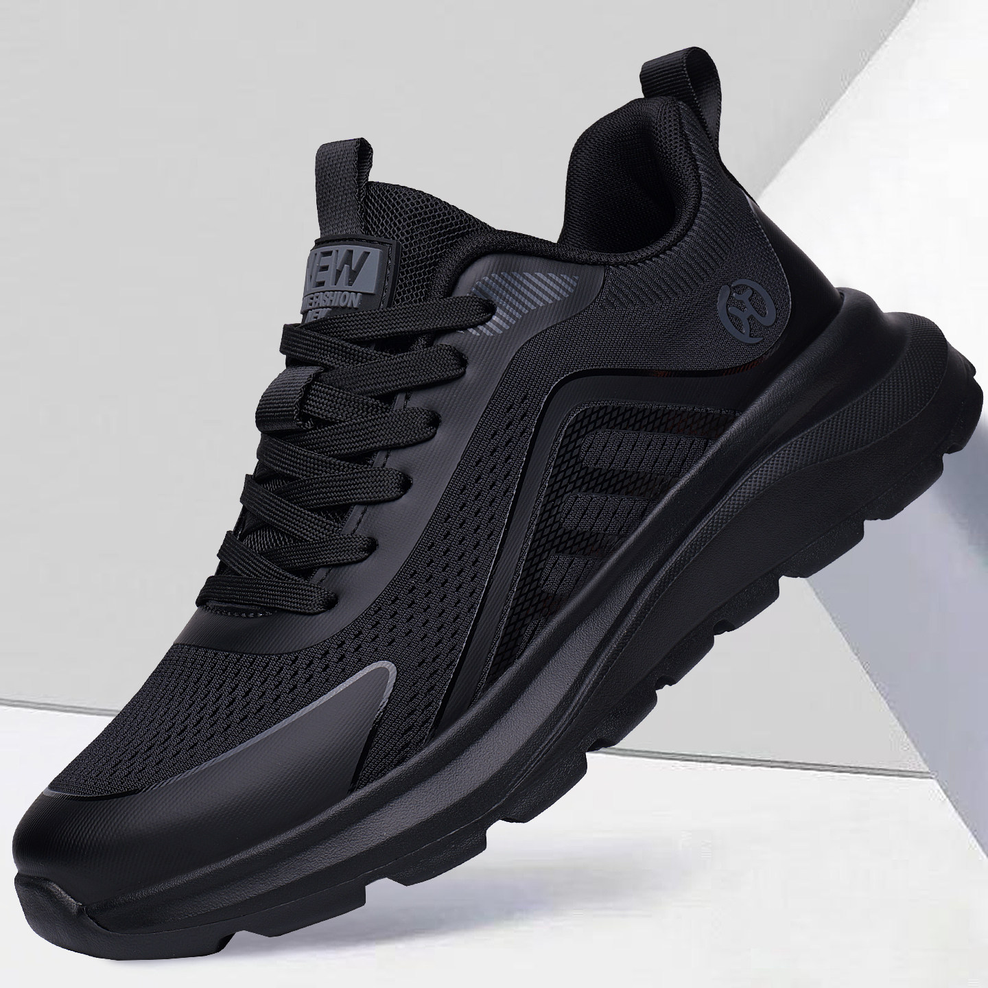 男鞋2026春季新款潮流百搭透气运动鞋子男士黑色轻便软底休闲鞋男主图