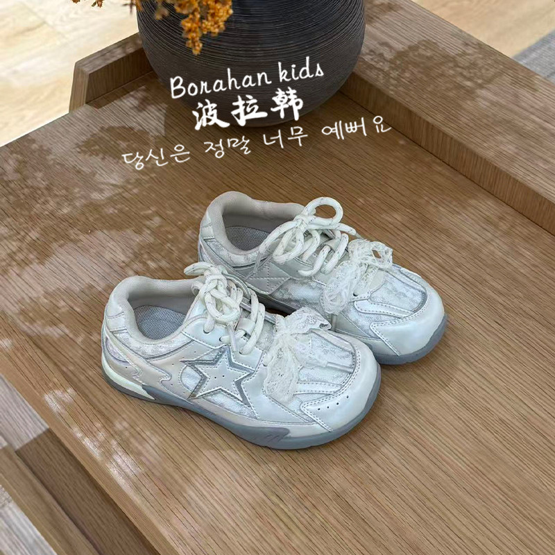 JBM 女童蕾丝星星板鞋2026春季女孩双鞋带运动鞋儿童德训鞋小白鞋主图