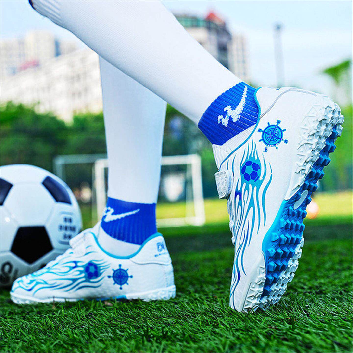 2026新男童足球鞋2026新款儿童防滑碎钉鞋中大童训练比赛长钉鞋主图