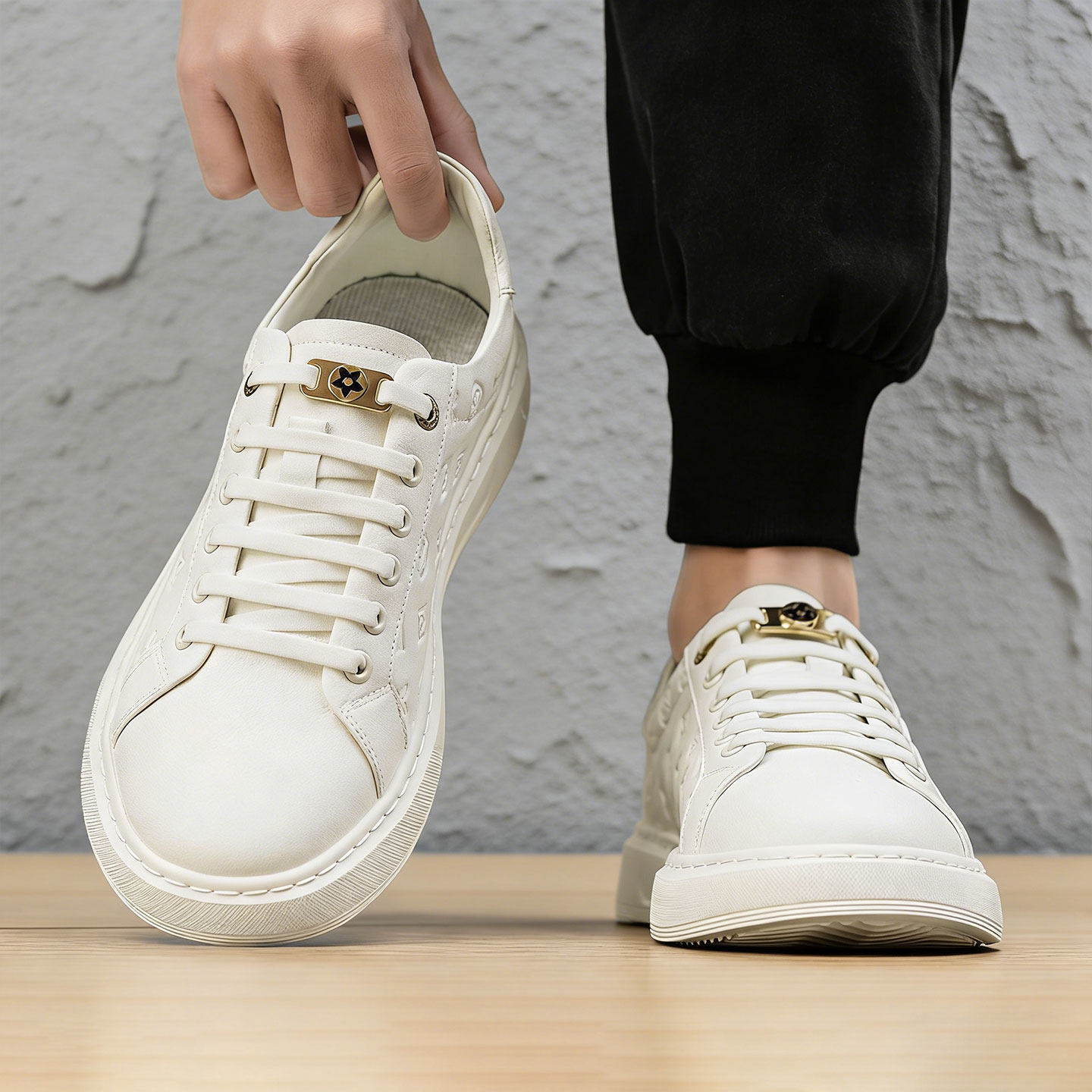 白色板鞋男款2026新款夏季透气休闲男生鞋子平底舒适男百搭小白鞋主图