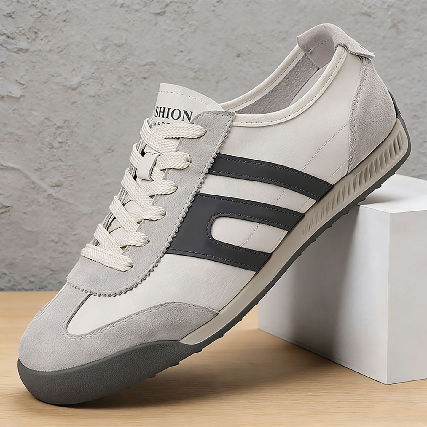 夏季透气男士鞋子薄底轻便户外休闲阿甘板鞋男款牛筋底耐磨德训鞋主图