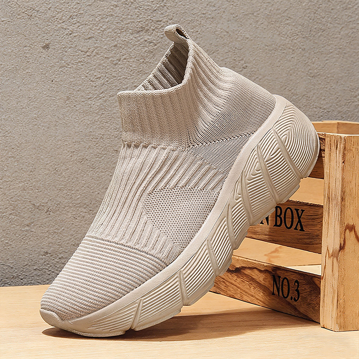 夏天透气男士鞋子厚底踩屎感一脚蹬网面鞋男防臭大尺码46飞织袜子鞋主图