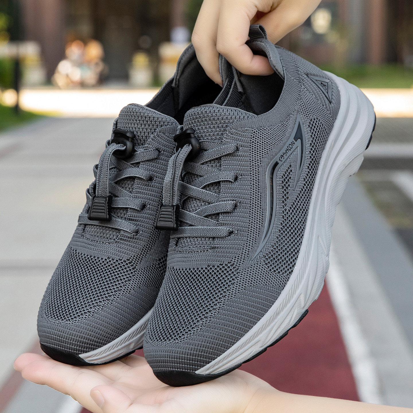 张凯丽老人鞋男款2026新款夏季大码爸爸鞋中老年舒适不累脚运动鞋主图