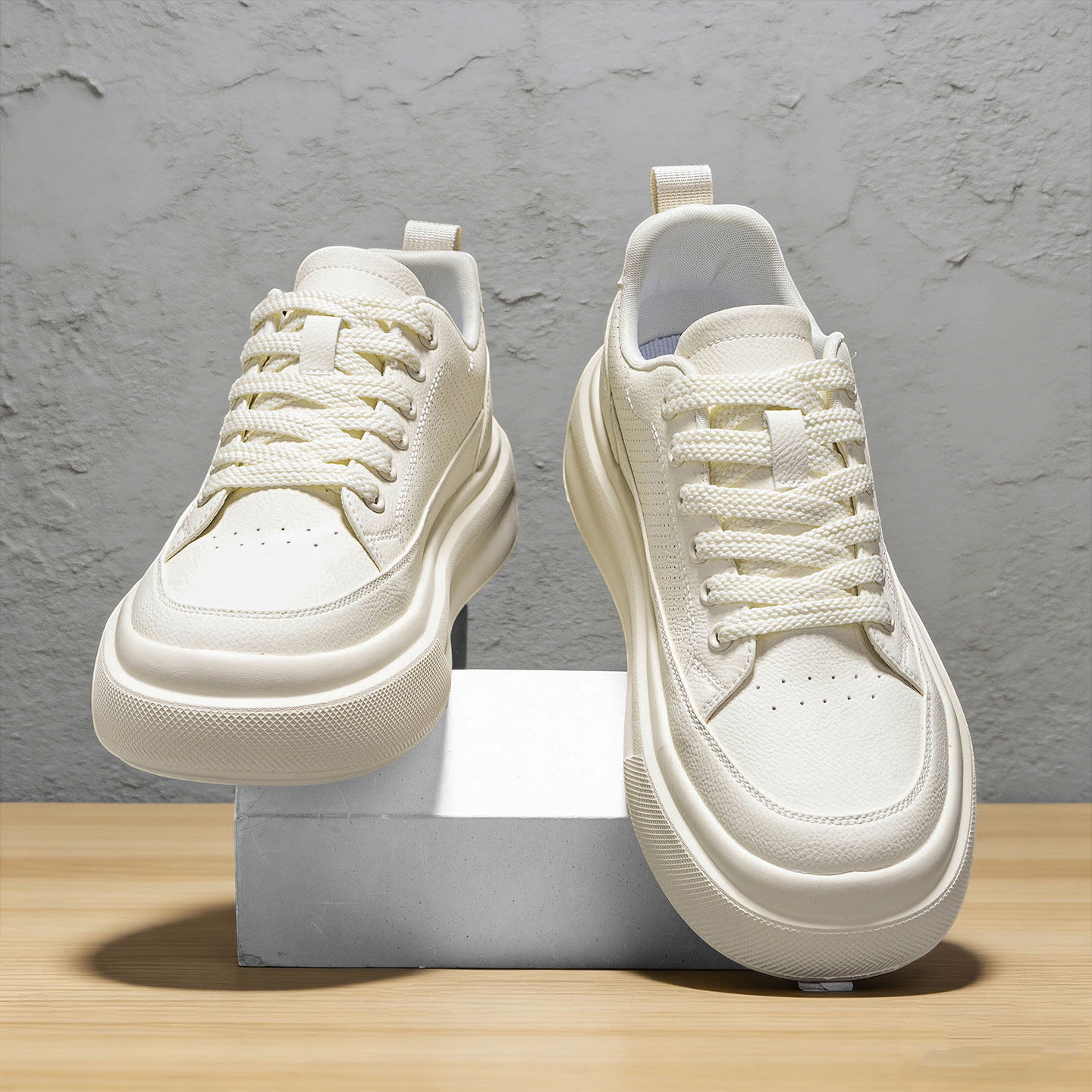 小白鞋子男潮鞋百搭青少年男鞋2026新款男生透气防臭厚底休闲板鞋主图