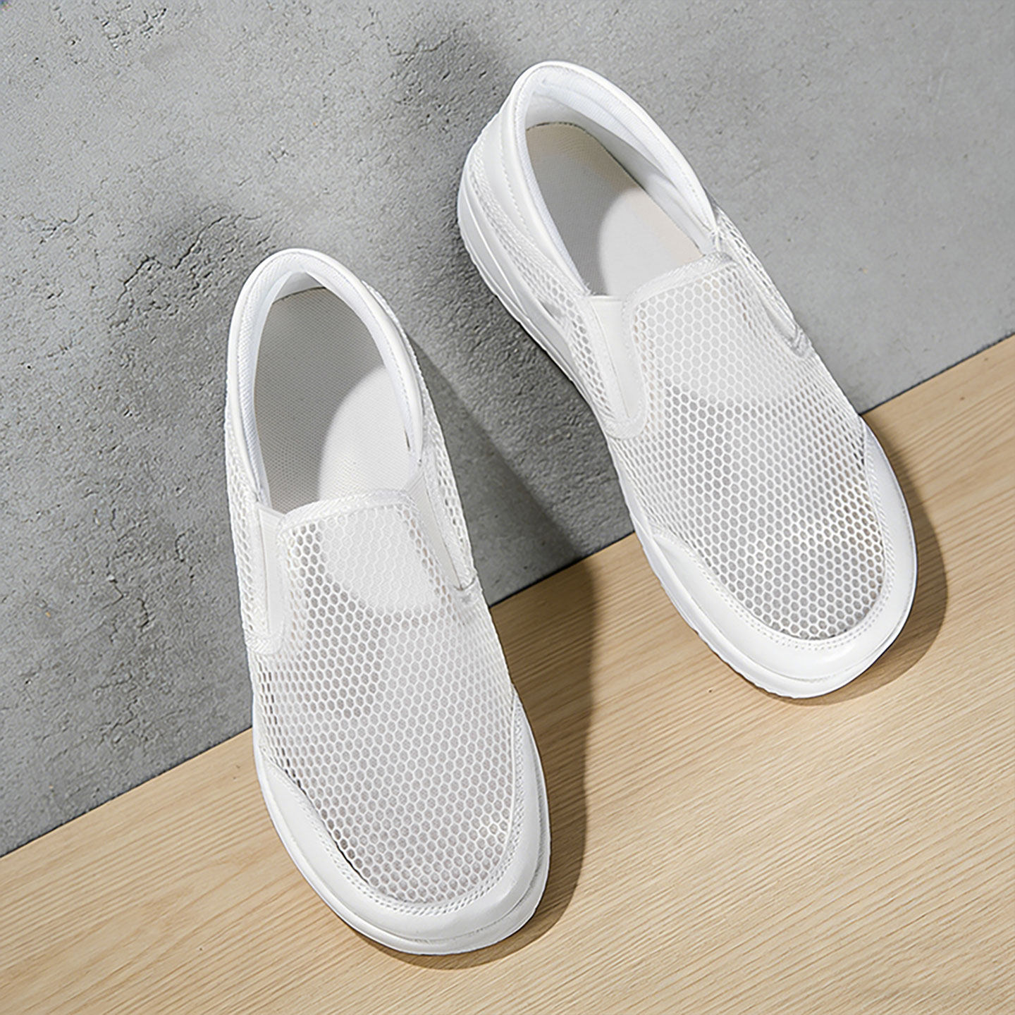 大尺码男鞋47超薄夏季透气镂空网鞋男士一脚蹬防臭软底宽头白色板鞋主图