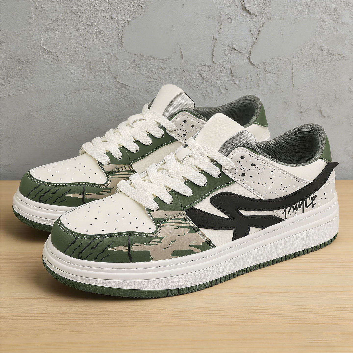 夏天男生鞋子透气青少年百搭运动潮鞋小众设计高级感男士休闲板鞋主图