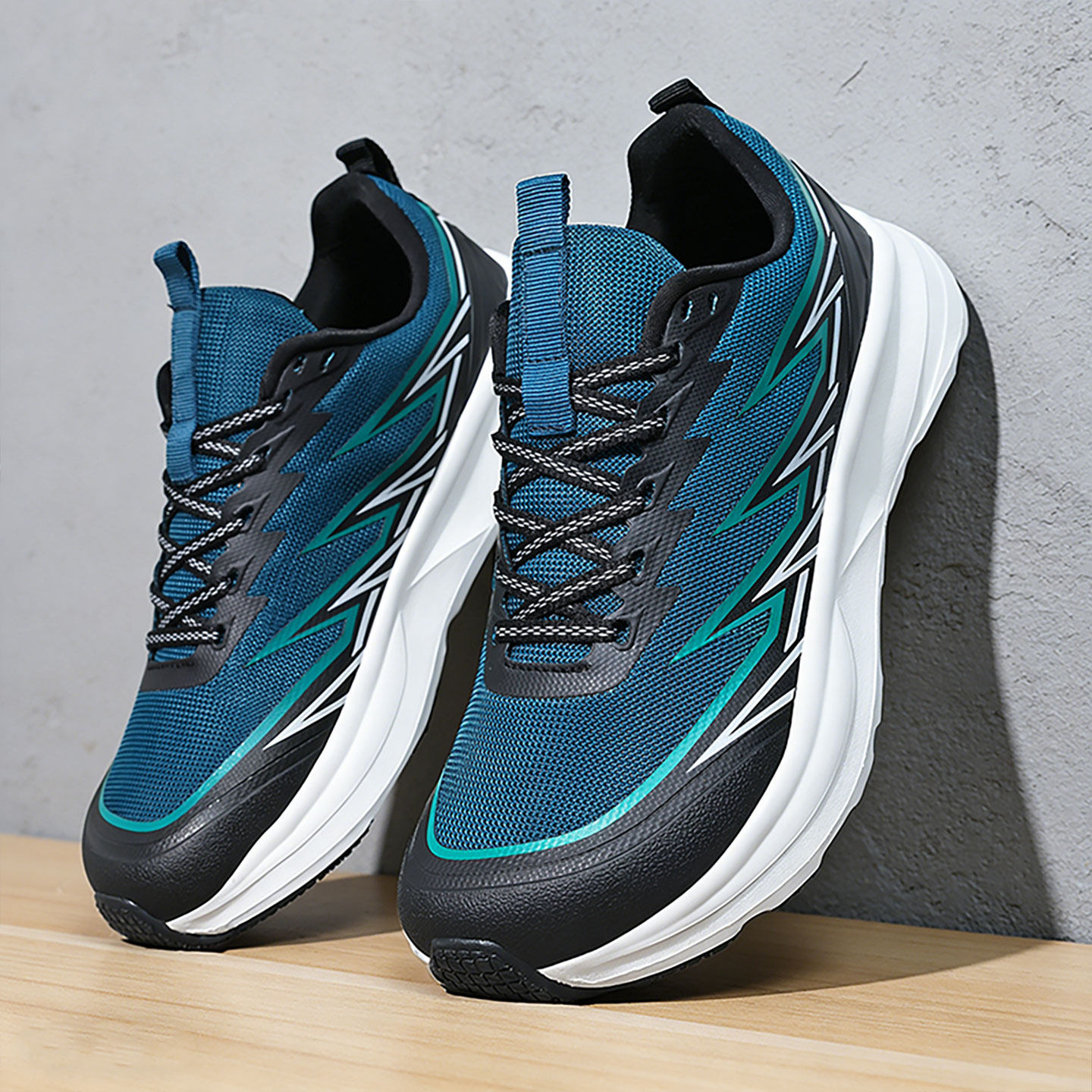 大尺码男鞋48宽头不挤脚的运动鞋网面透气男士户外休闲耐磨越野跑鞋主图