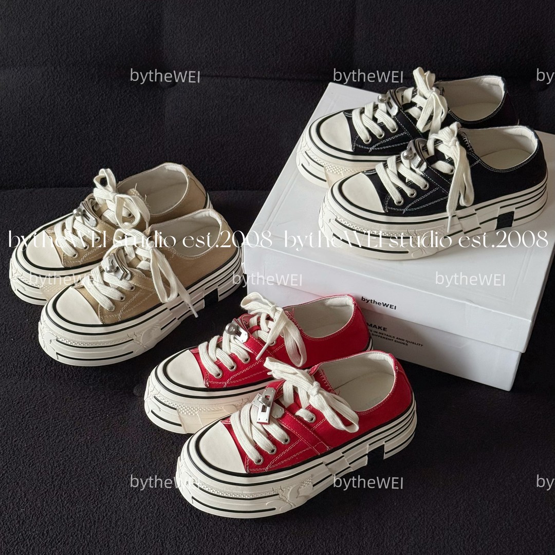 bytheWEI【银扣帆布】厚底真皮内里帆布鞋浮雕蝴蝶运动休闲鞋女主图