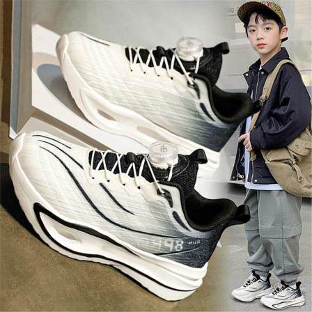 赤兔8Pro跑步鞋男童2026新款儿童碳板跑鞋大童运动扭扭鞋透气网面