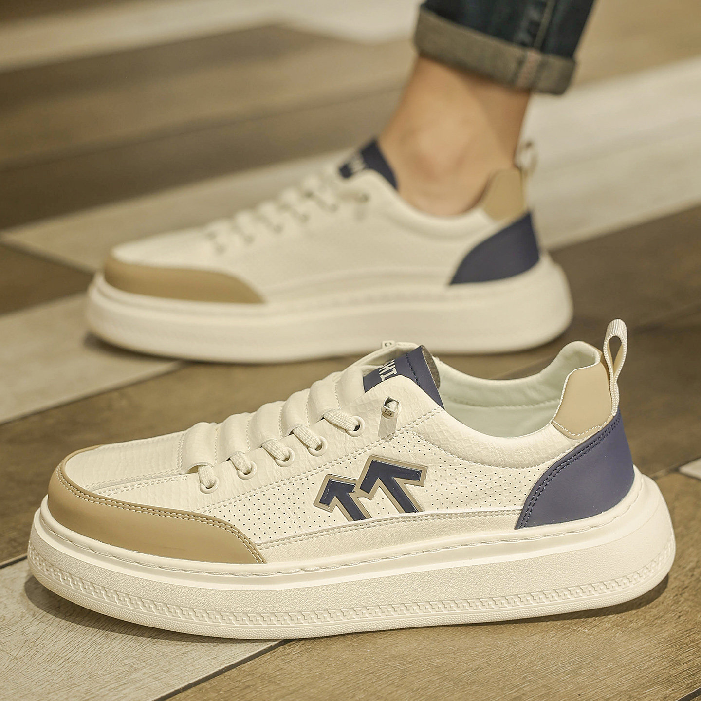 鞋子男鞋夏季透气薄款镂空小白鞋免系鞋带巨好看休闲板鞋男高级感主图