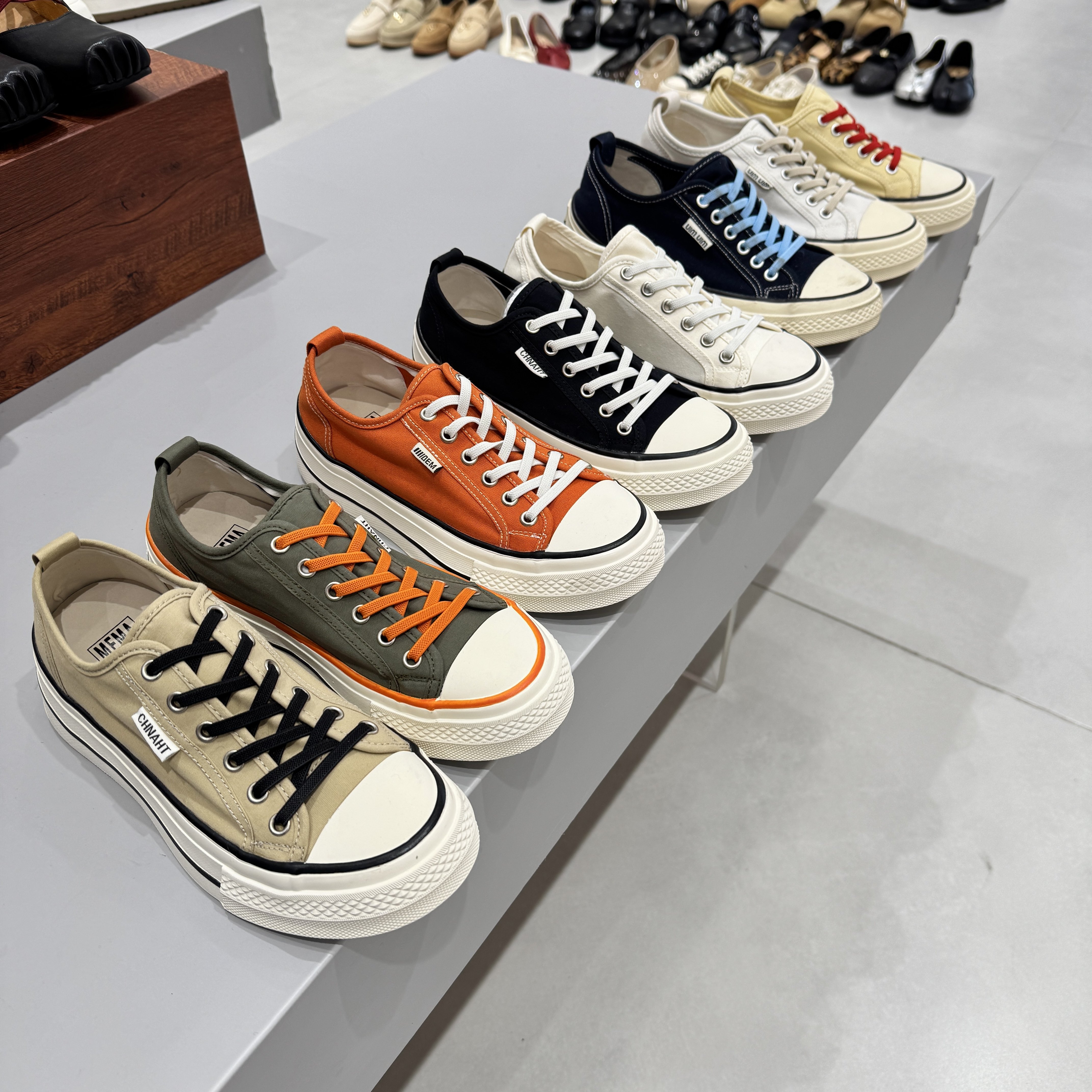 高端品质2026新款帆布鞋女厚底增高休闲鞋时尚百搭舒适板鞋女轻便主图