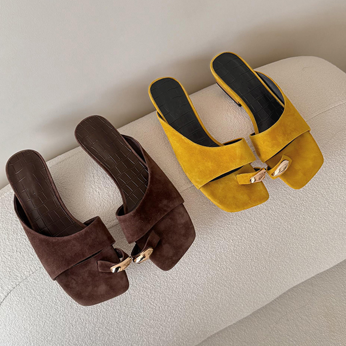羊皮版~简约高级时尚舒适一字凉拖鞋女韩式复古金属扣套趾休闲鞋主图