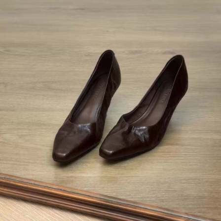 Dannyfrey丹尼芙蕾职场通勤单鞋闭眼入～温柔气质V口一脚蹬高跟鞋