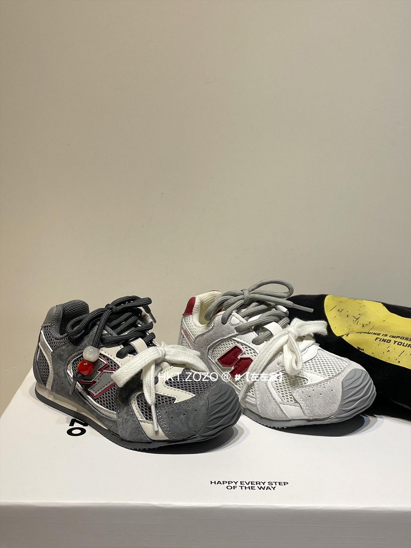 左左家儿童2026春夏新款休闲德训鞋男女学生网面透气魔术贴运动鞋主图