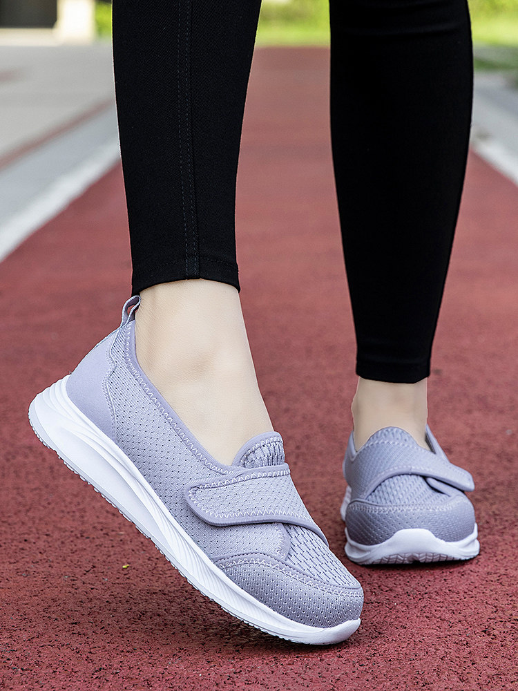 张凯丽老人鞋女防滑软底夏季大尺码妈妈鞋中老年舒适健步休闲运动鞋主图