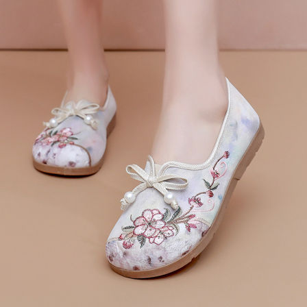 张凯丽老人鞋女2026新款老北京传统绣花布鞋平底舒适一脚蹬健步鞋