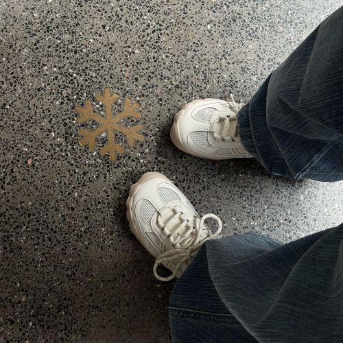 小发喵「云感透气网面型格休闲鞋｜摩登极简腔调随性出圈」999主图