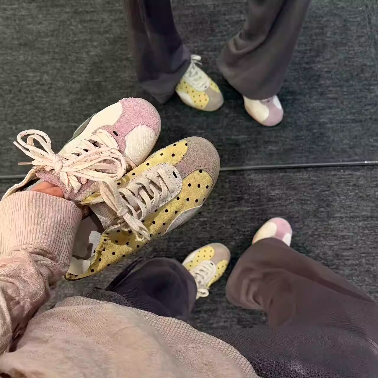 H55女鞋夏梦微风2026春季新款休闲隐形增高牛皮垫波点芭蕾德训鞋主图