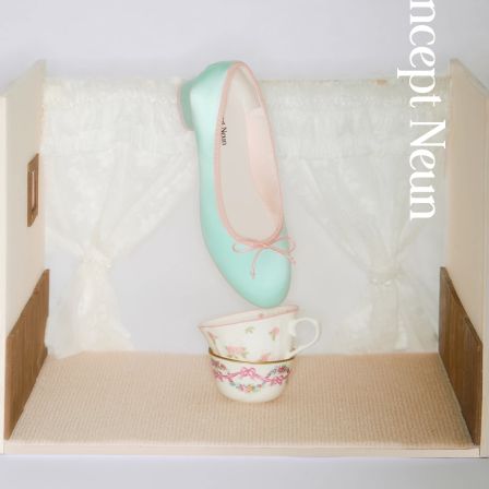 Concept Neun Every Girl's系列圆头绸缎蝴蝶结中跟芭蕾鞋