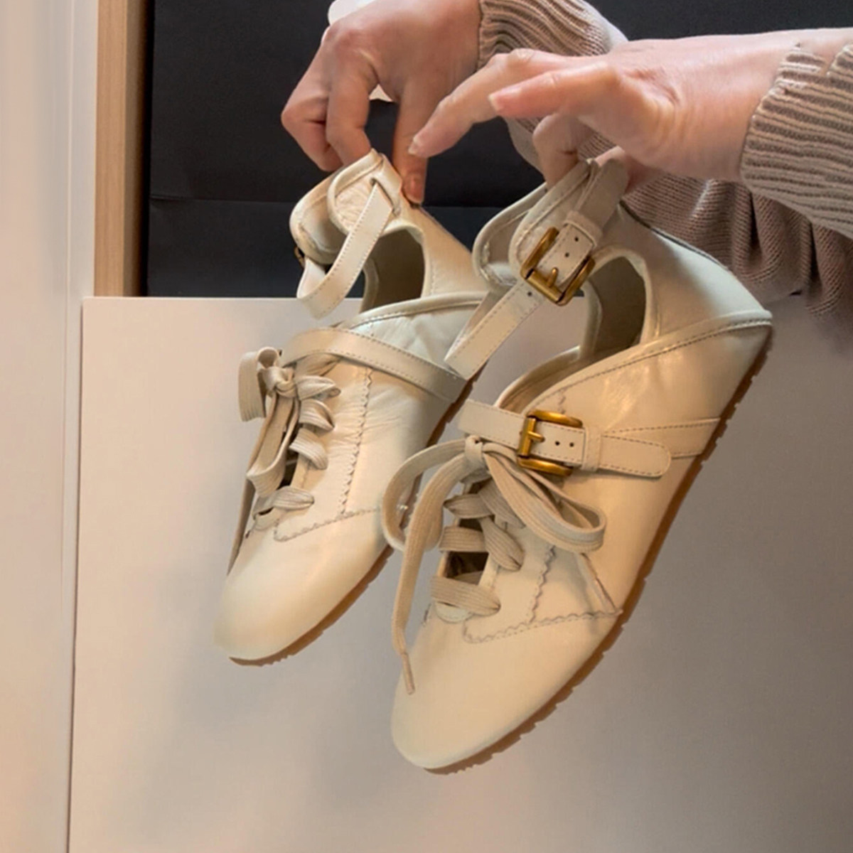 羊皮版~设计感时尚温柔舒适平底休闲鞋女日常通勤舒适外穿德训鞋主图