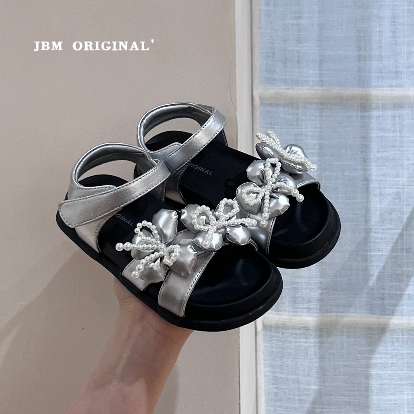JBM 2026夏季新款女童露趾凉鞋韩版儿童花朵珍珠蝴蝶结公主沙滩鞋主图