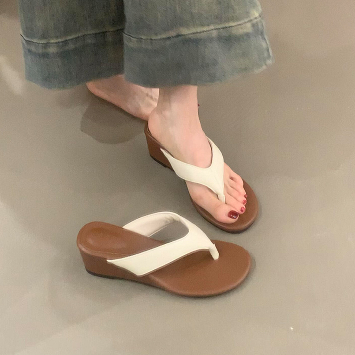 羊皮版~复古时尚休闲气质夹趾凉拖鞋女小众设计舒适坡跟人字拖鞋主图