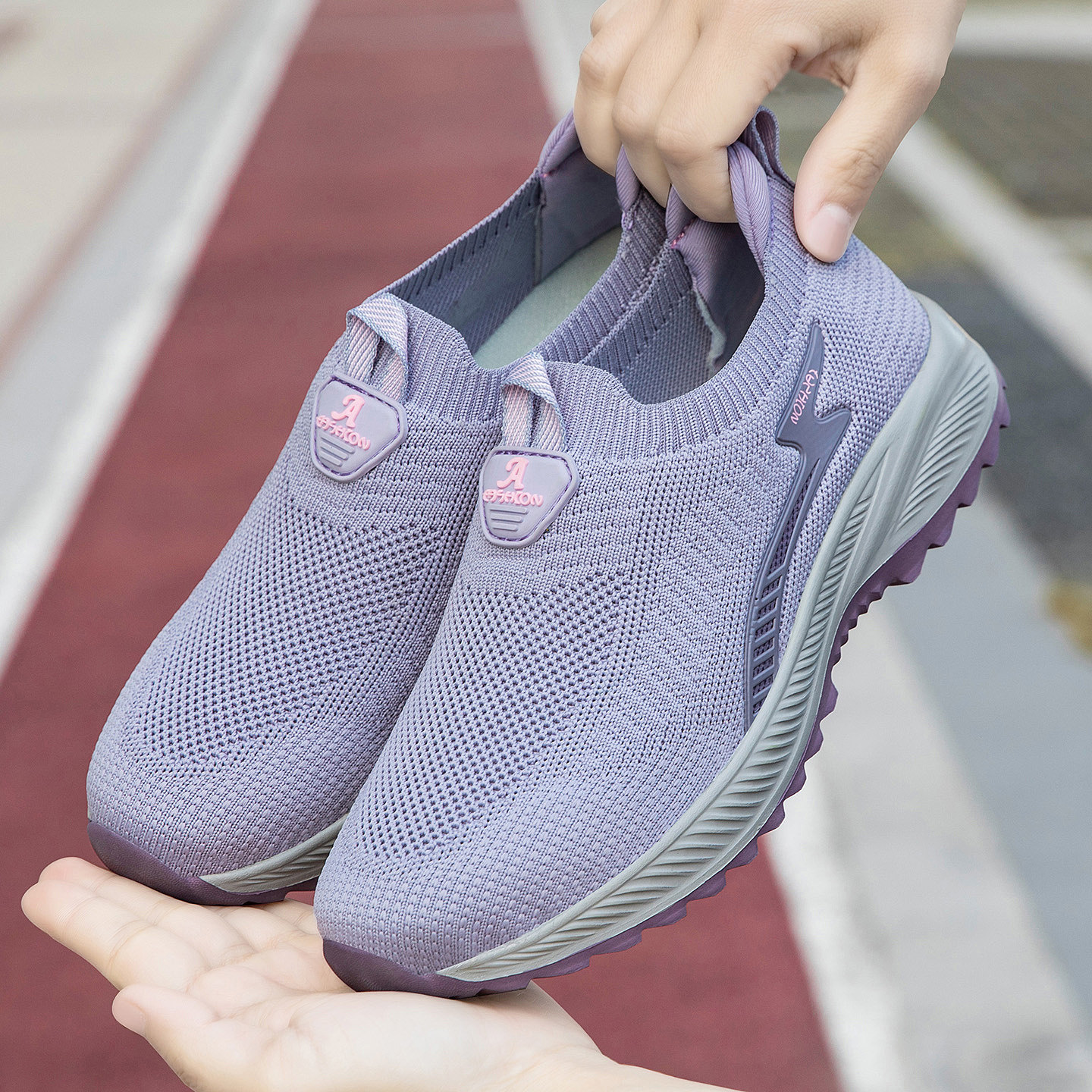 张凯丽老人鞋子女2026新款夏季一脚蹬妈妈鞋中老年舒适健步运动鞋主图