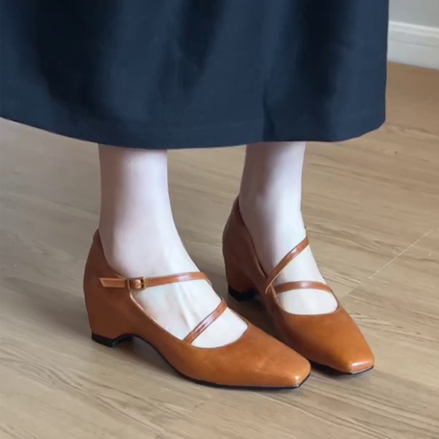 羊皮版~内增高方头交叉带舒适复古小众女款韩式高级感简约单鞋子主图