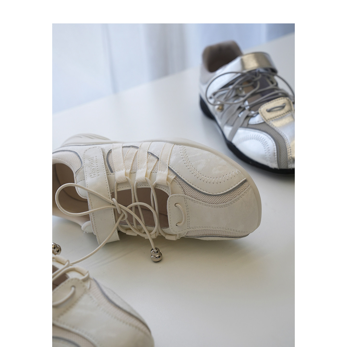 现货告别8折 通勤闲暇搭所有！轻便牛皮魔术贴德训鞋女《MEZSY156主图