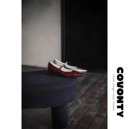 COVONTY【超能小太阳】 坡跟银色玛丽珍女浅口尖头显瘦单鞋