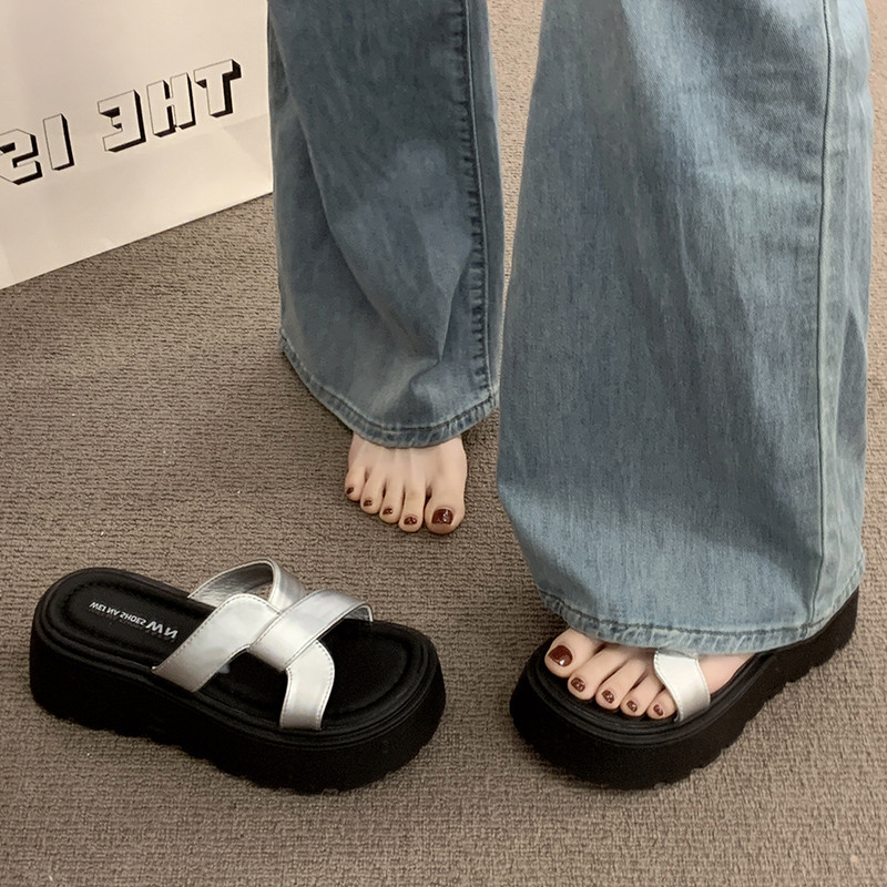 厚底一字拖鞋女夏2026新款外穿增高防滑时尚百搭松糕巨好看凉拖鞋主图