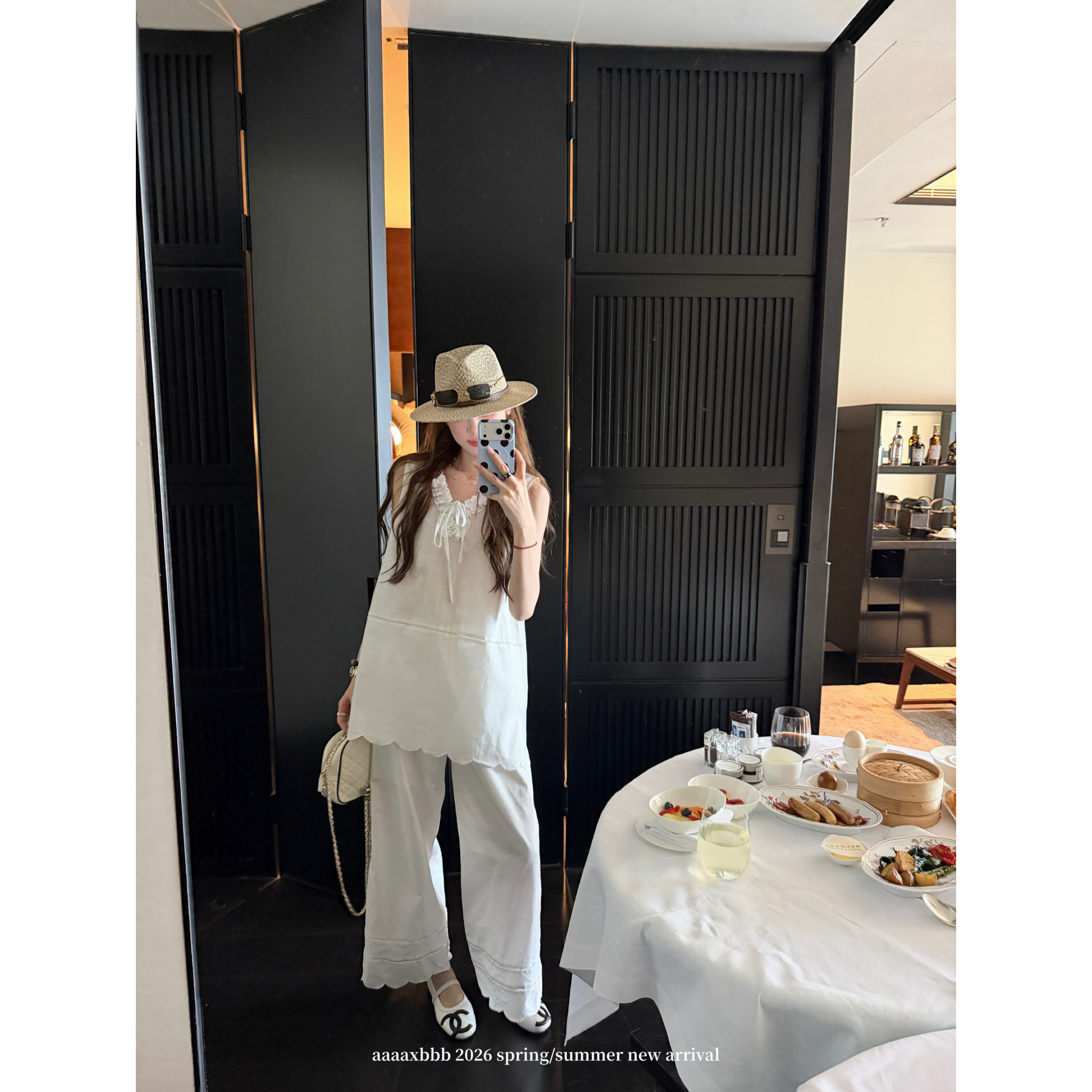 aaaaxbbb 日内瓦喷泉 白色棉麻刺绣套装V领吊带绑带上衣花边长裤主图