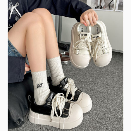 南在南方复古超火厚底小白鞋女款2026新款夏季增高配裙子百搭板鞋