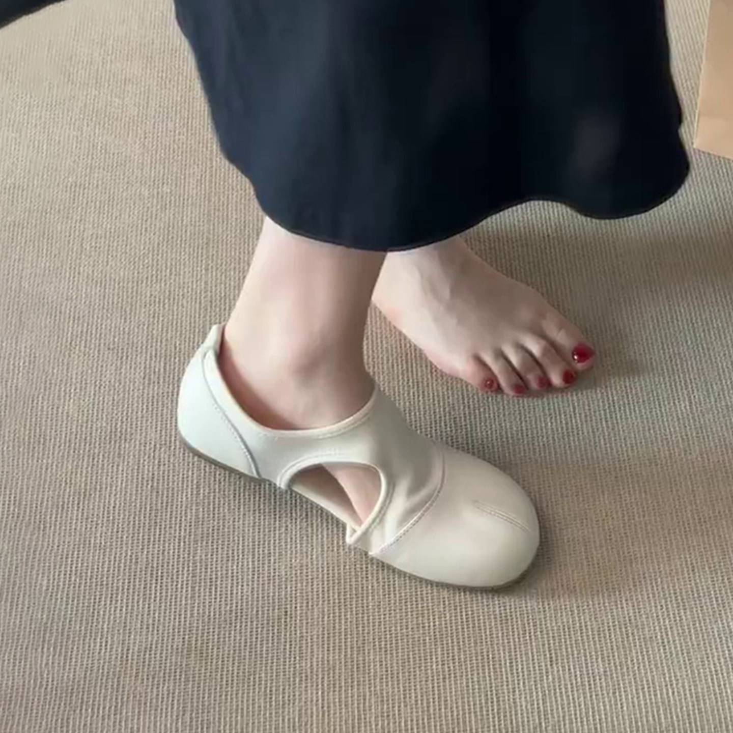 羊皮版~法式简约分趾鞋侧空平底玛丽珍单鞋女浅口一脚蹬包头凉鞋主图