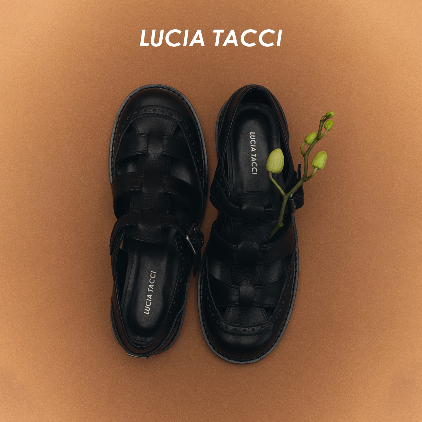 LUCIA TACCI原创设计师｜26春夏新品布洛克雕花复古质感罗马凉鞋主图