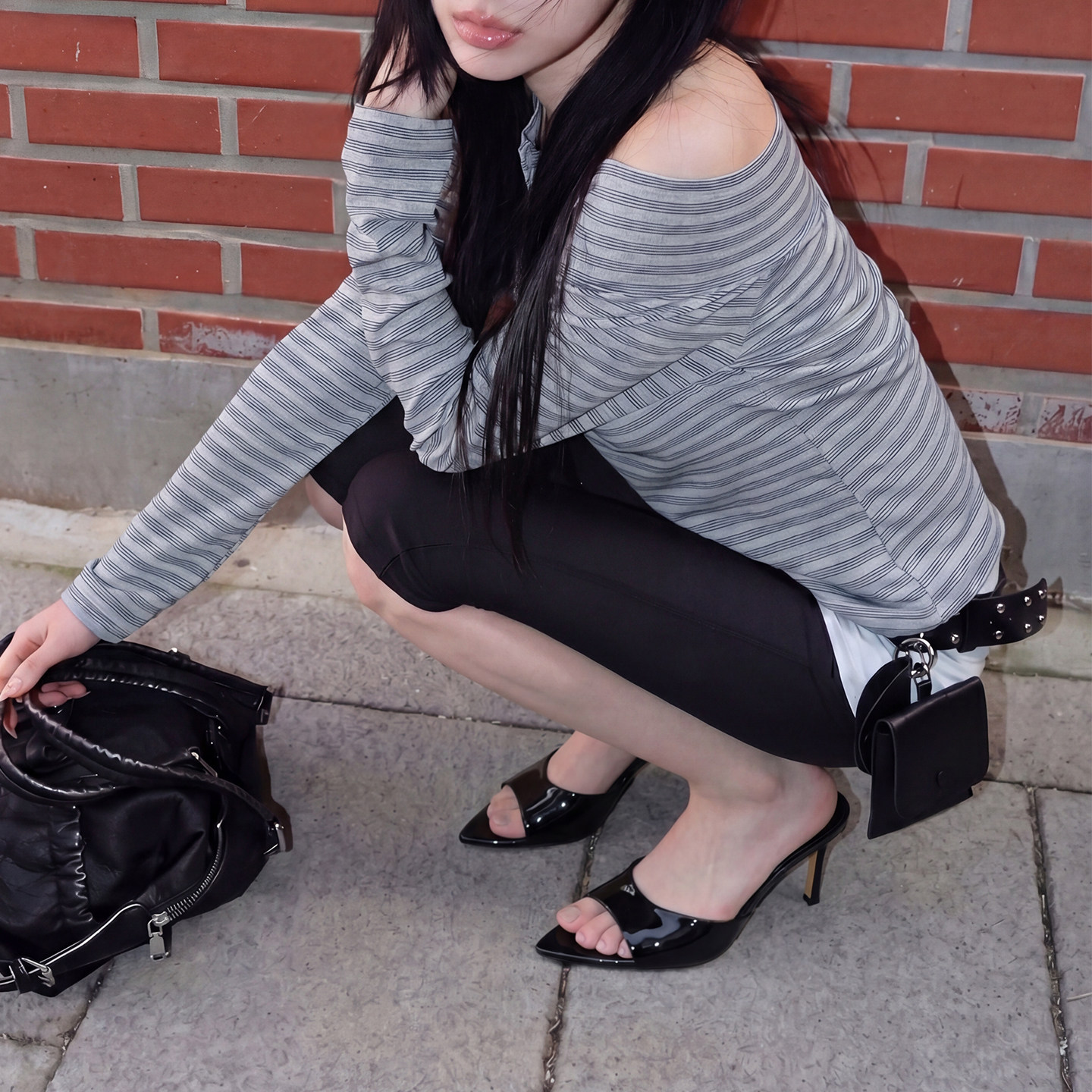 Mooreyu法式尖头露趾细跟高鞋女一字带百搭不累脚一脚蹬外穿凉鞋主图