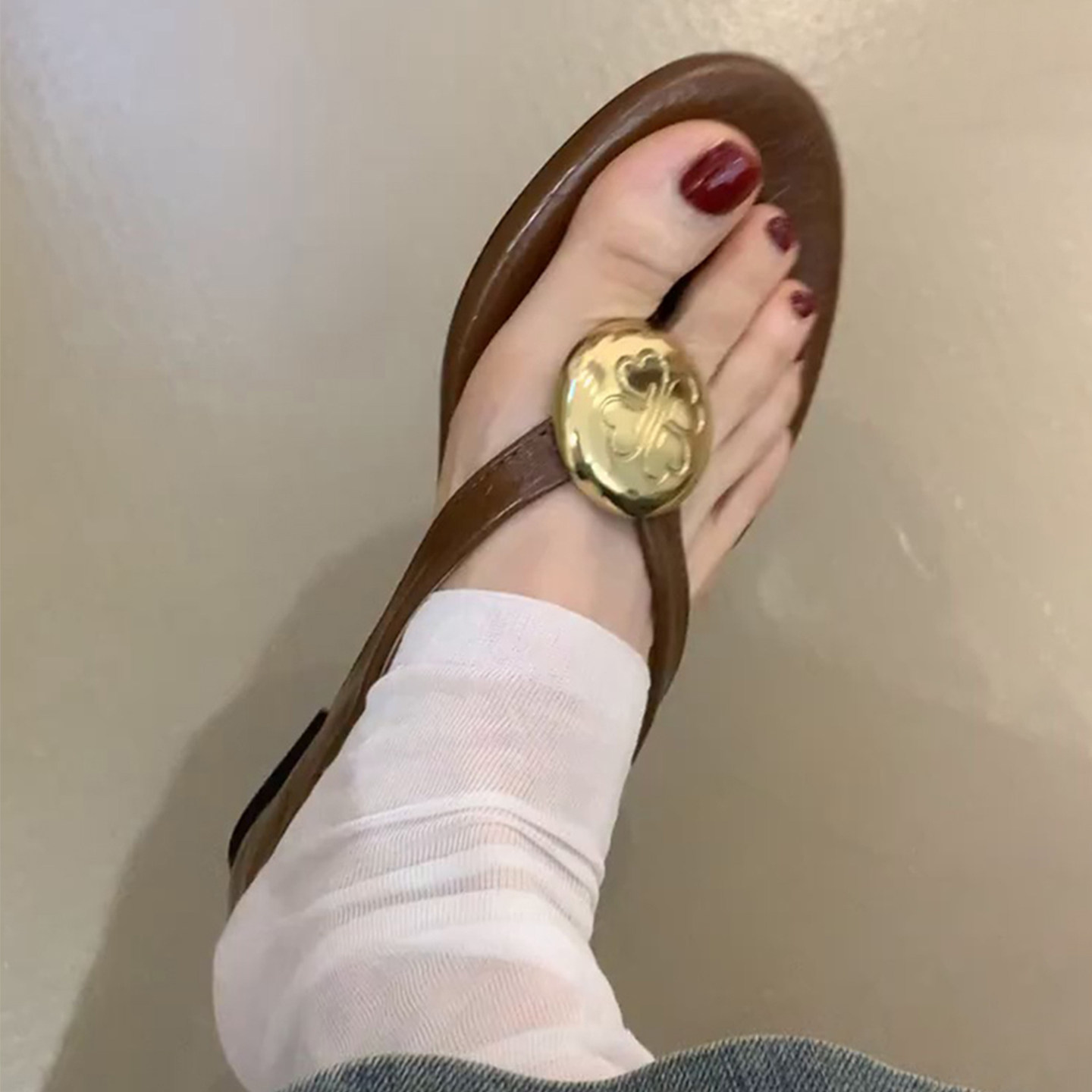 羊皮版~法式金属扣夹趾气质坡跟拖鞋女外穿人字拖度假沙滩凉拖鞋鞋主图