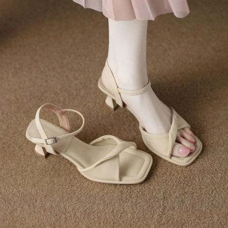 6.5CM巨好看凉鞋女夏季新款绝美不累脚一字带外穿小跟仙女风凉拖.