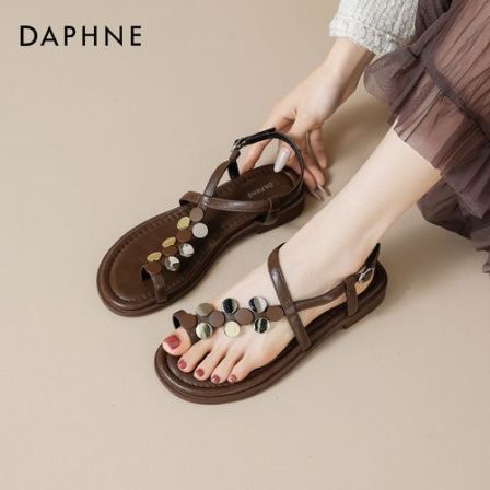 达芙妮棕色罗马凉鞋女2026夏季新款配裙子平底度假沙滩夹趾凉拖鞋