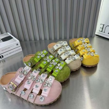 大码女鞋40-43码33088-28韩版潮流时尚卡皮巴拉彩钻包头凉拖鞋