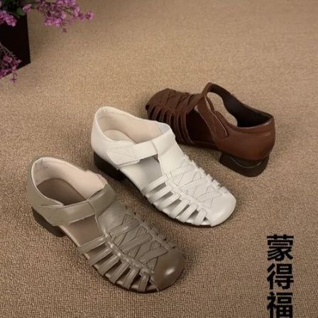 极简风纯色圆头中跟包头时装凉鞋百搭平底洞洞鞋罗马夏季透气复古