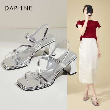 Daphne/达芙妮时装凉鞋女夏季新款配裙子宴会鞋一字扣粗跟高跟鞋
