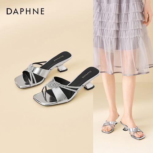 Daphne/达芙妮时尚水钻方头一字拖女夏季新款外穿百搭高跟凉拖鞋主图