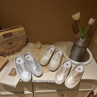 TS一脚蹬绸缎小众设计感2026夏季新款平底低帮休闲板鞋女主图